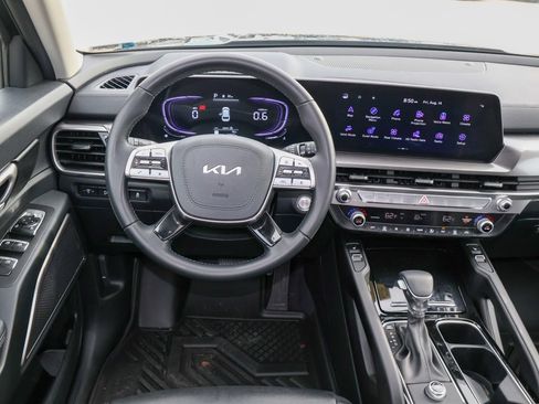 Used 2025 Kia Telluride S FWD image 14