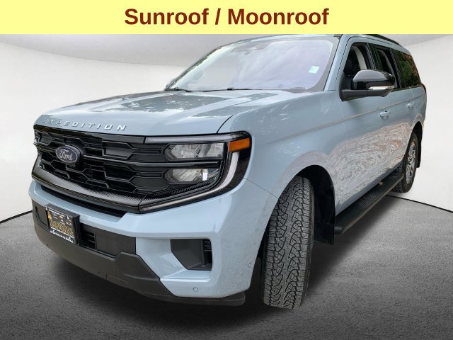 Used 2025 Ford Expedition Active AWD/4WD image 5