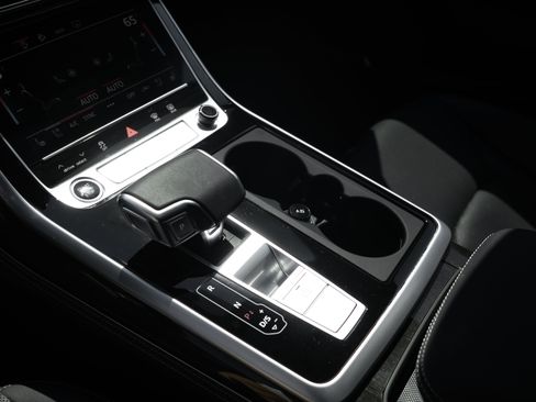 Certified 2025 Audi Q7 3.0T Premium Plus w/ Premium Plus Package AWD/4WD image 18