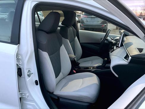 Used 2020 Toyota Corolla LE image 7