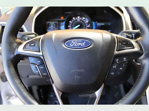 Used 2021 Ford Edge SEL image 25