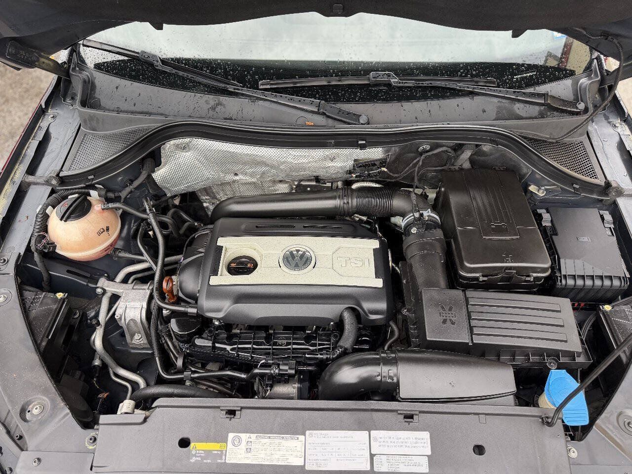 Used 2012 Volkswagen Tiguan SEL AWD/4WD image 18