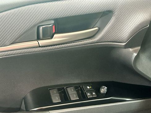 New 2026 Toyota Camry Hybrid FWD image 18