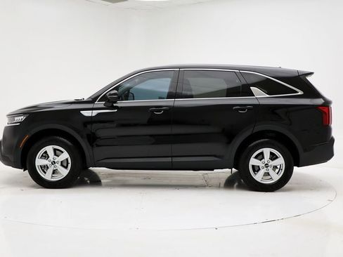 Used 2023 Kia Sorento LX AWD/4WD image 6