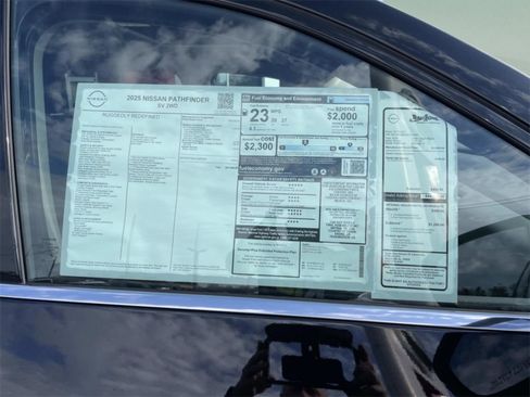 New 2025 Nissan Pathfinder SV image 19