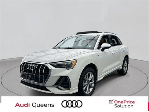 Certified 2022 Audi Q3 2.0T Premium w/ Convenience Package image 1