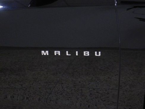 Used 2016 Chevrolet Malibu Premier w/ Driver Confidence Package II image 9