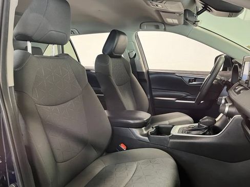 Used 2022 Toyota RAV4 XLE AWD/4WD image 10
