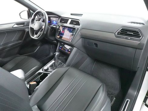 Used 2022 Volkswagen Tiguan SE R-Line AWD/4WD image 30
