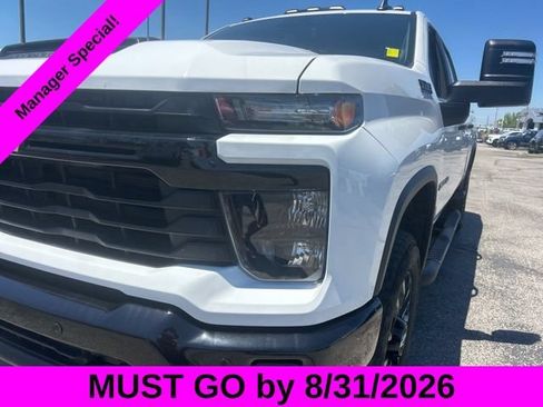 Used 2025 Chevrolet Silverado 2500 Custom w/ Custom Value Package AWD/4WD image 9
