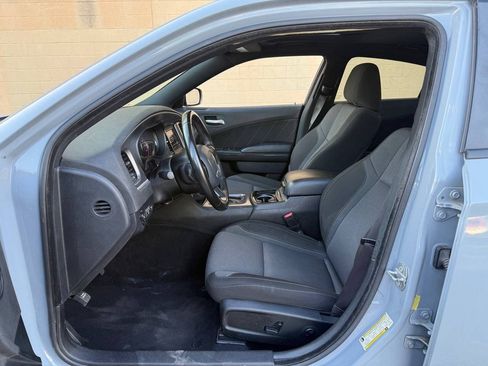 Used 2020 Dodge Charger SXT w/ Blacktop Package RWD image 10