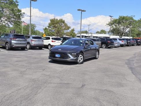 Used 2026 Hyundai Sonata SE FWD image 2