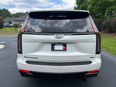 Used 2024 Cadillac Escalade Sport Platinum w/ LPO, ONYX Package AWD/4WD image 27