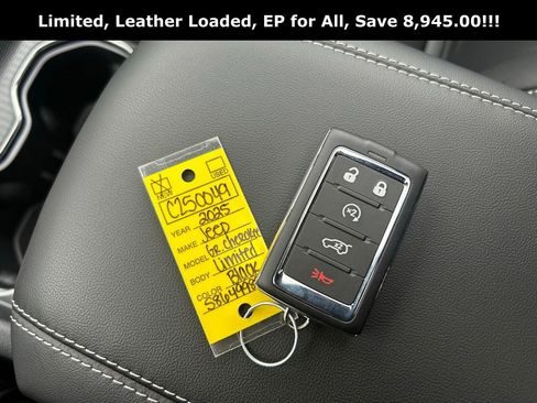 New 2025 Jeep Grand Cherokee L Limited w/ Luxury Tech Group II RWD image 33