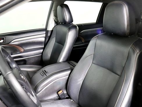 Used 2019 Toyota Highlander Limited AWD/4WD image 22