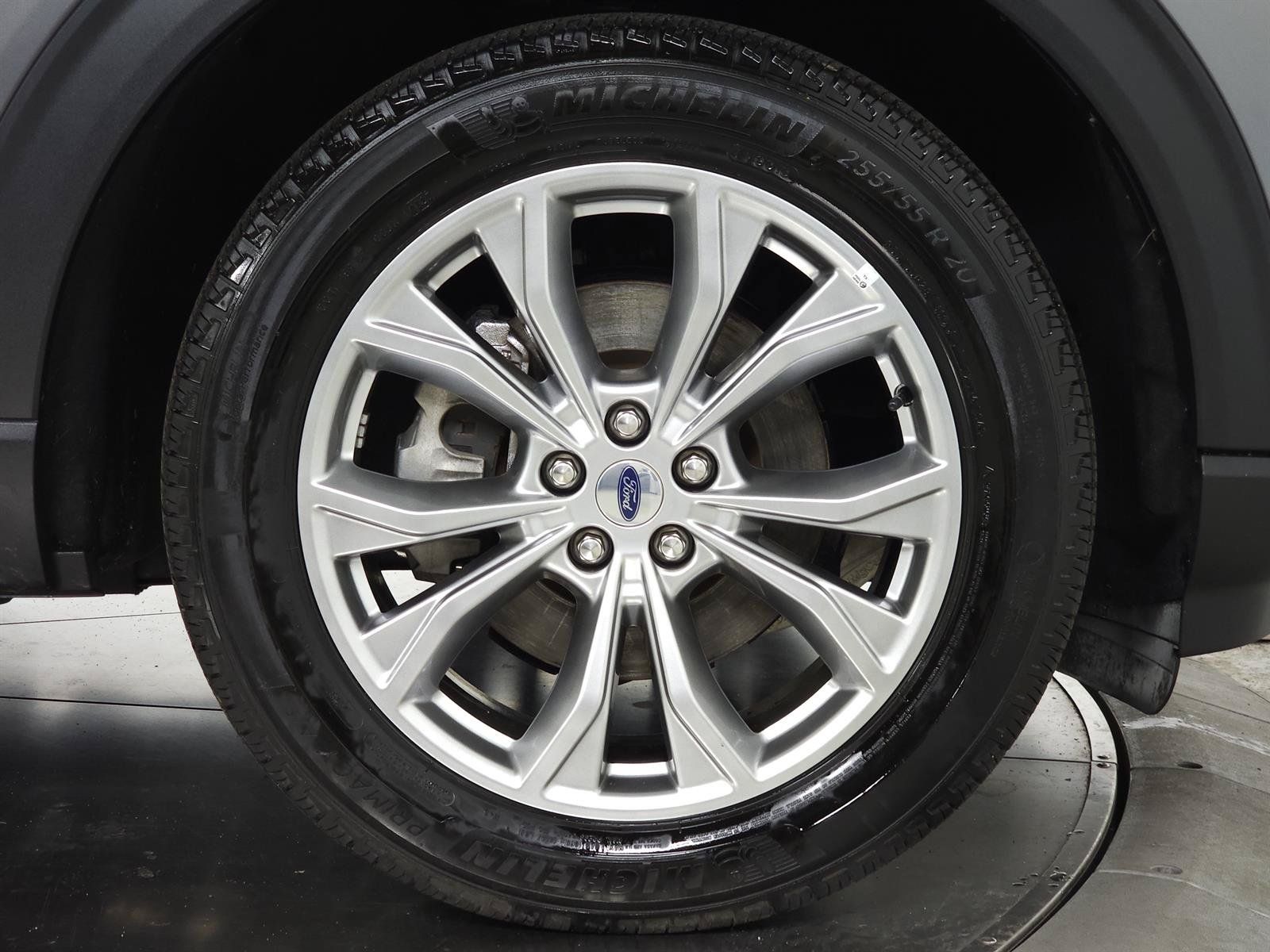 Used 2023 Ford Explorer XLT w/ Equipment Group 202A AWD/4WD image 13