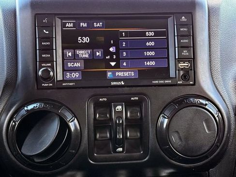Used 2017 Jeep Wrangler Unlimited Sahara AWD/4WD image 25