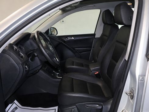 Used 2015 Volkswagen Tiguan S FWD image 14
