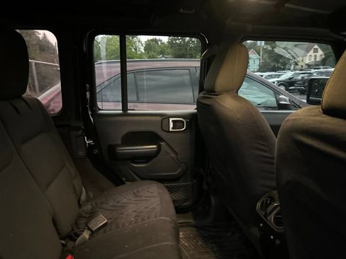 Used 2021 Jeep Wrangler Unlimited Sport AWD/4WD image 10