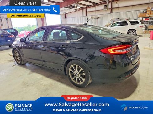 Used 2017 Ford Fusion SE w/ Fusion SE Technology Package FWD image 3