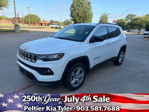 Used 2024 Jeep Compass Latitude w/ Altitude Special Edition AWD/4WD image 3