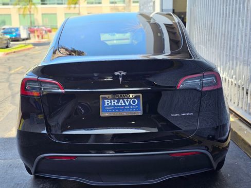 Used 2024 Tesla Model Y Long Range AWD/4WD image 6