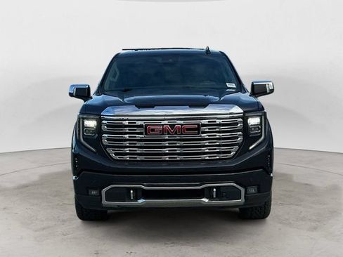Used 2023 GMC Sierra 1500 Denali w/ Technology Package AWD/4WD image 8