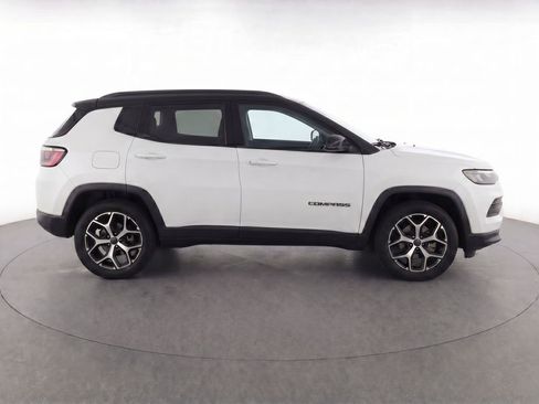 Used 2024 Jeep Compass Limited AWD/4WD image 8