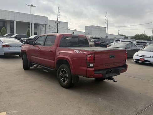 Used 2019 Toyota Tacoma TRD Sport image 7