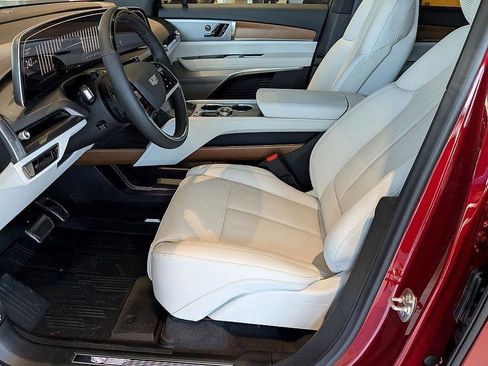 New 2026 Cadillac Vistiq Luxury image 13