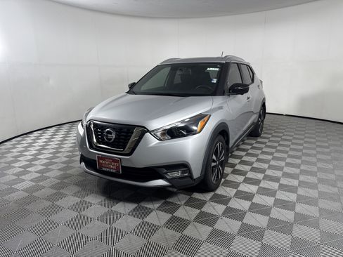 Used 2019 Nissan Kicks SR FWD image 1