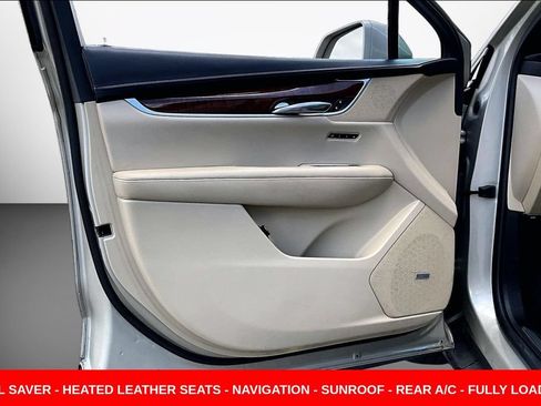 Used 2017 Cadillac XT5 Premium Luxury FWD image 19