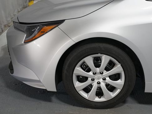 Used 2026 Toyota Corolla LE FWD image 5
