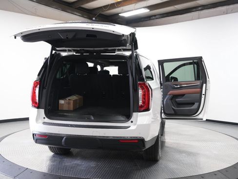 Used 2024 GMC Yukon XL Denali Ultimate AWD/4WD image 12