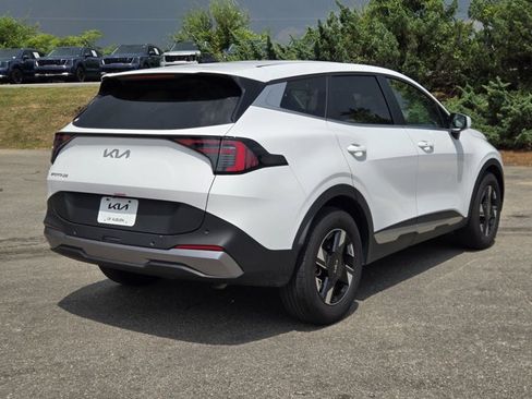 Certified 2026 Kia Sportage LX FWD image 8