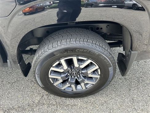 Certified 2024 Nissan Frontier SL image 11