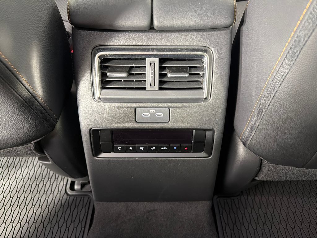 Used 2024 MAZDA CX-90 Plug-In Hybrid w/ Preferred AWD/4WD image 18