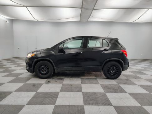Used 2018 Chevrolet Trax LS FWD image 4