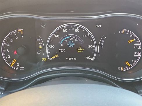 Used 2021 Jeep Grand Cherokee Limited image 12