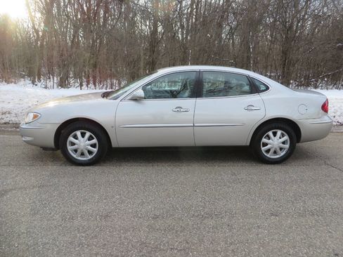 Used 2006 Buick LaCrosse CX image 2