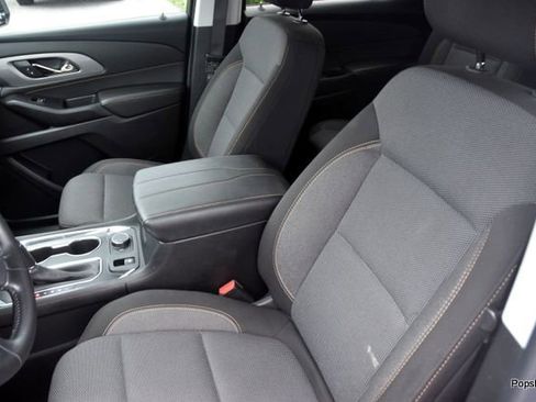 Used 2020 Chevrolet Traverse LT FWD image 11