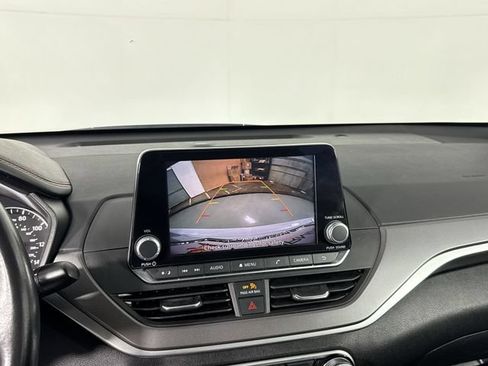 Used 2024 Nissan Altima 2.5 SR FWD image 8