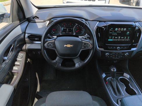 Used 2019 Chevrolet Traverse LT FWD image 16