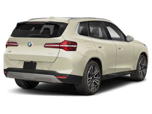 Certified 2025 BMW X3 xDrive30i w/ M Sport Package image 2
