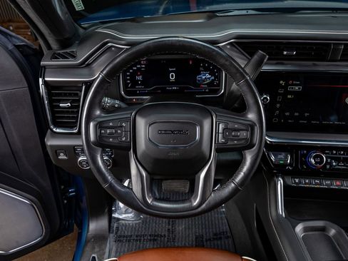 Used 2024 GMC Sierra 2500 Denali Ultimate image 16