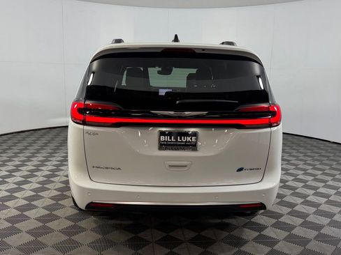 Used 2023 Chrysler Pacifica Pinnacle FWD image 8