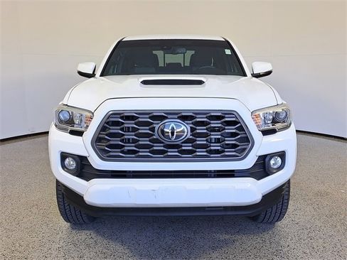 Used 2022 Toyota Tacoma TRD Sport image 3