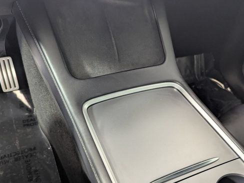 Used 2022 Tesla Model Y Performance AWD/4WD image 21
