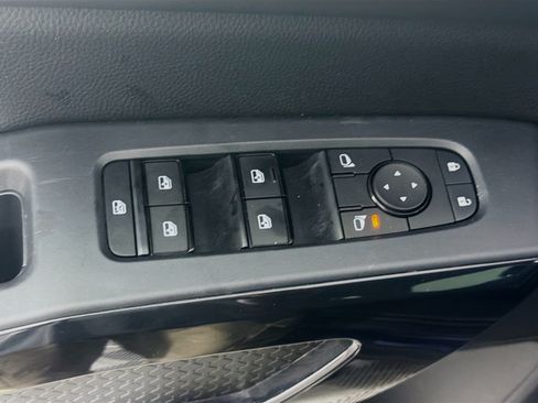 Used 2024 Nissan Pathfinder SV FWD image 15