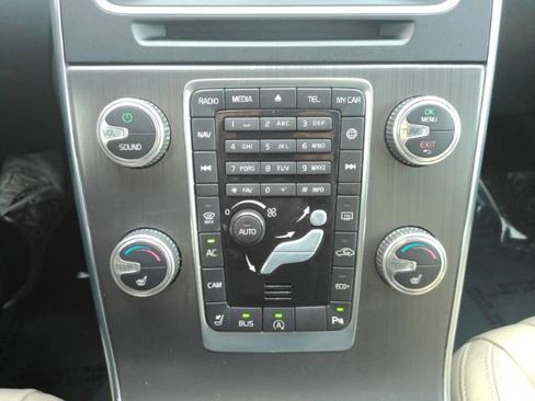 Used 2015 Volvo S60 T6 image 42